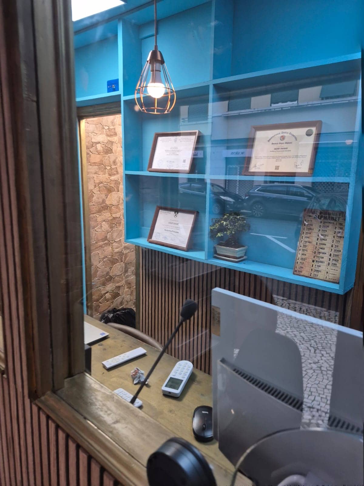 Turnkey money transfer & financial services shop in Lisbon — 3