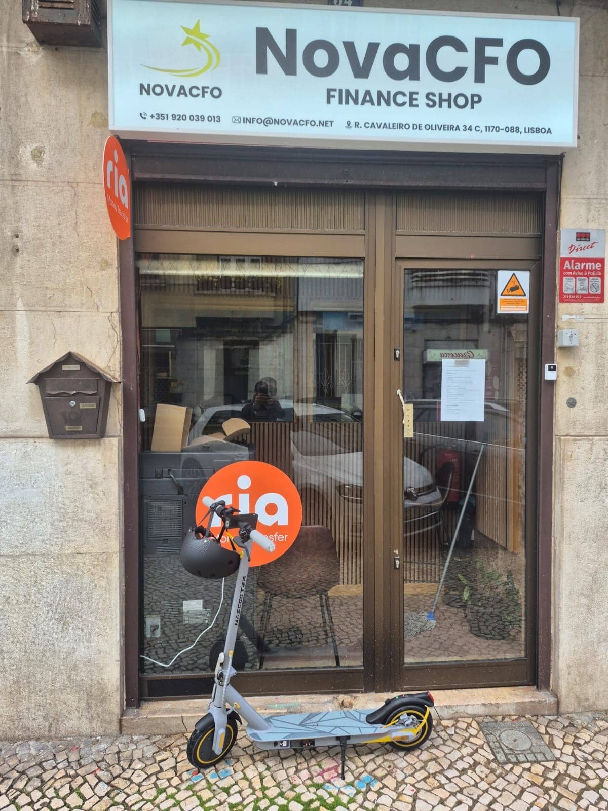Turnkey money transfer & financial services shop in Lisbon — 2